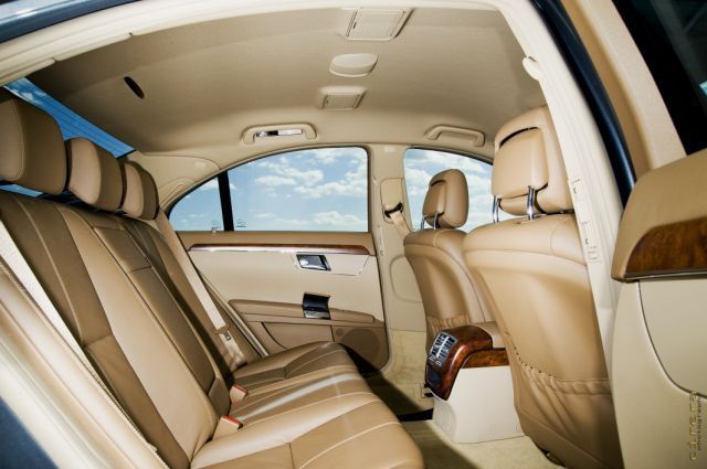 Barcelona 1-Way Private Luxury Airport or Port Transfer - Booking and Payment Options