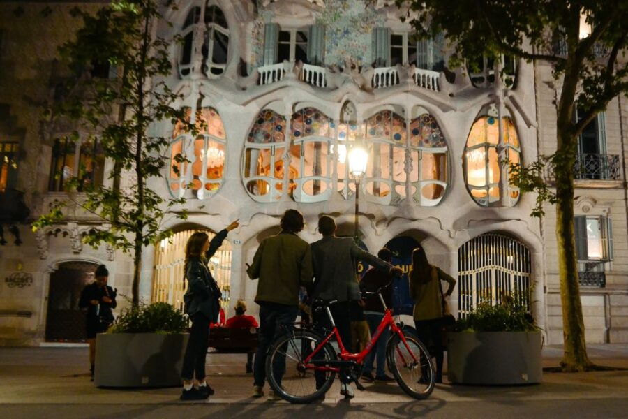 Barcelona Bike Tour by Night With Cava - Good To Know