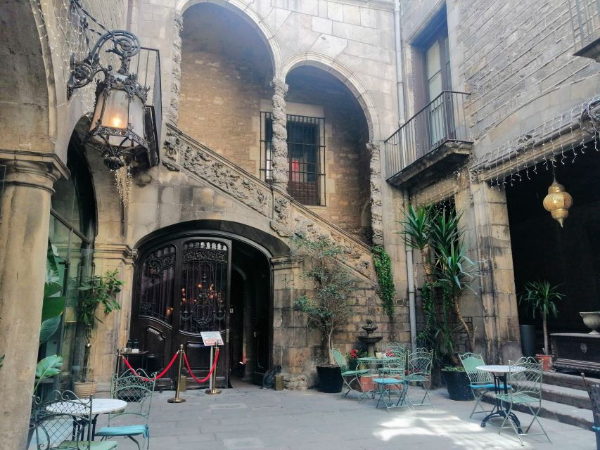 Barcelona Flamenco Show and El Born Art Walking Tour - Good To Know