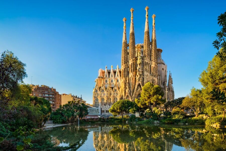 Barcelona: Full-Day Guided City Highlights Tour - Good To Know