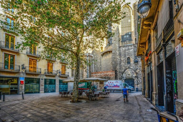 Barcelona – Gothic Quarter Historic Guided Walking Tour