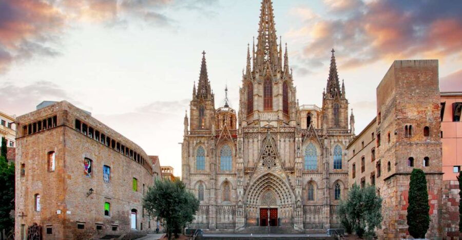 Barcelona: Gothic Quarter Private Guided Walking Tour - Good To Know