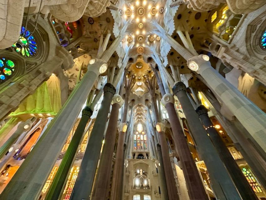 Barcelona: Gothic Quarter, Sagrada Familia & Park Güell Tour - Good To Know