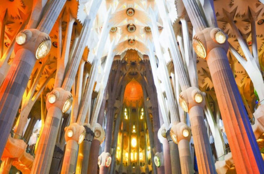 Barcelona: La Sagrada Familia & Park Guell Small-Group Tour - Good To Know