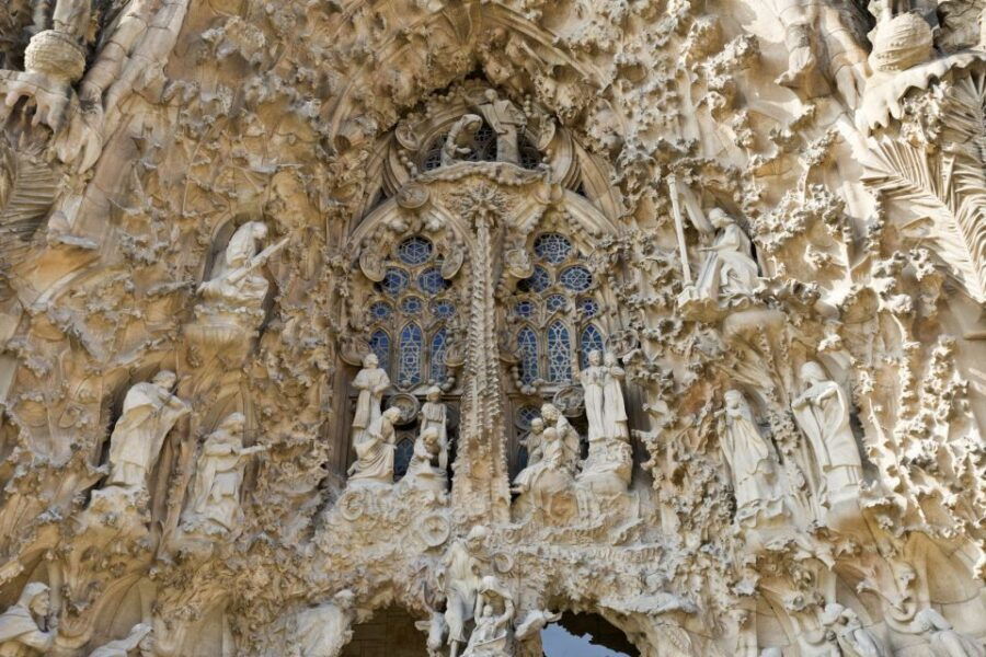 Barcelona: Montserrat & Sagrada Familia Guided Tour - Good To Know