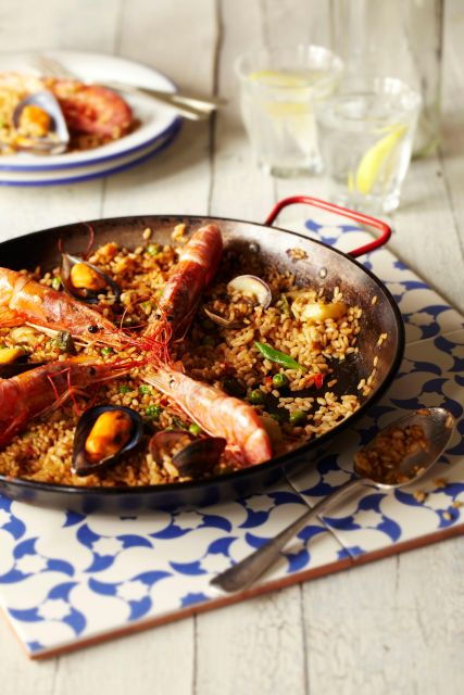 Barcelona: Premium Tapas & Paella Cooking Class - Good To Know