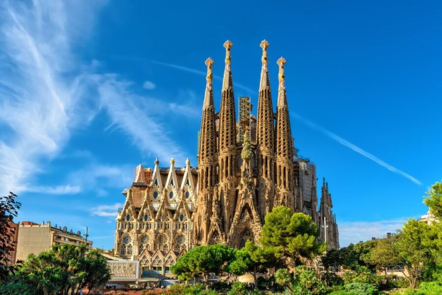 Barcelona: Private 2-Hour Sagrada Familia Tour for Seniors - Good To Know