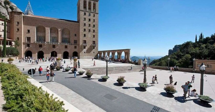 Barcelona: Private Day Trip to Montserrat With Transfers - Good To Know
