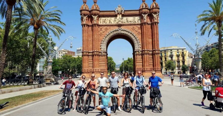 Barcelona: Private Photography and City Highlights Bike Tour - Good To Know