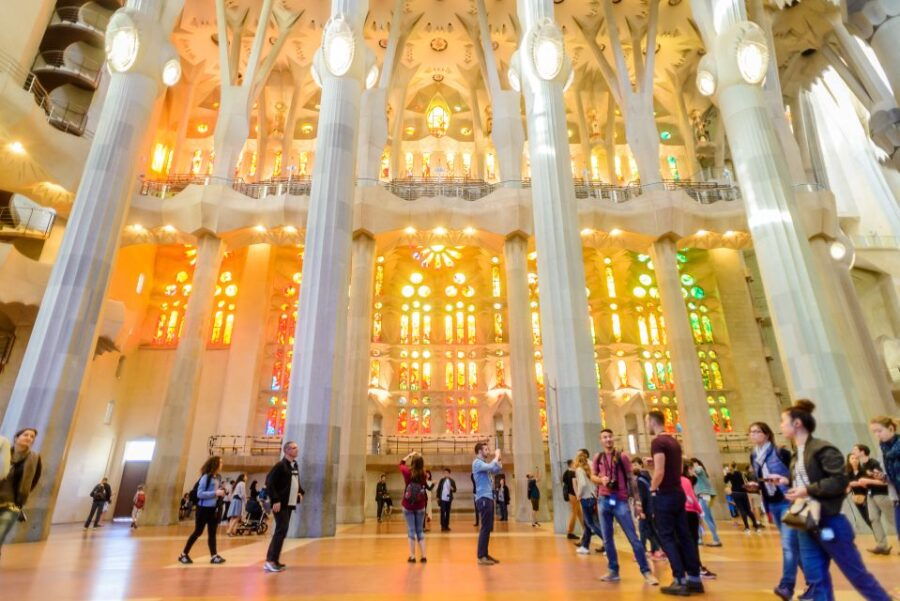 Barcelona: Sagrada Familia Fast-Track Guided Tour - Good To Know