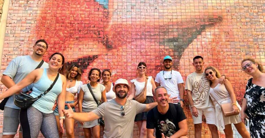 Barcelona: Sagrada Familia, Modernism, and Old Town Tour - Good To Know