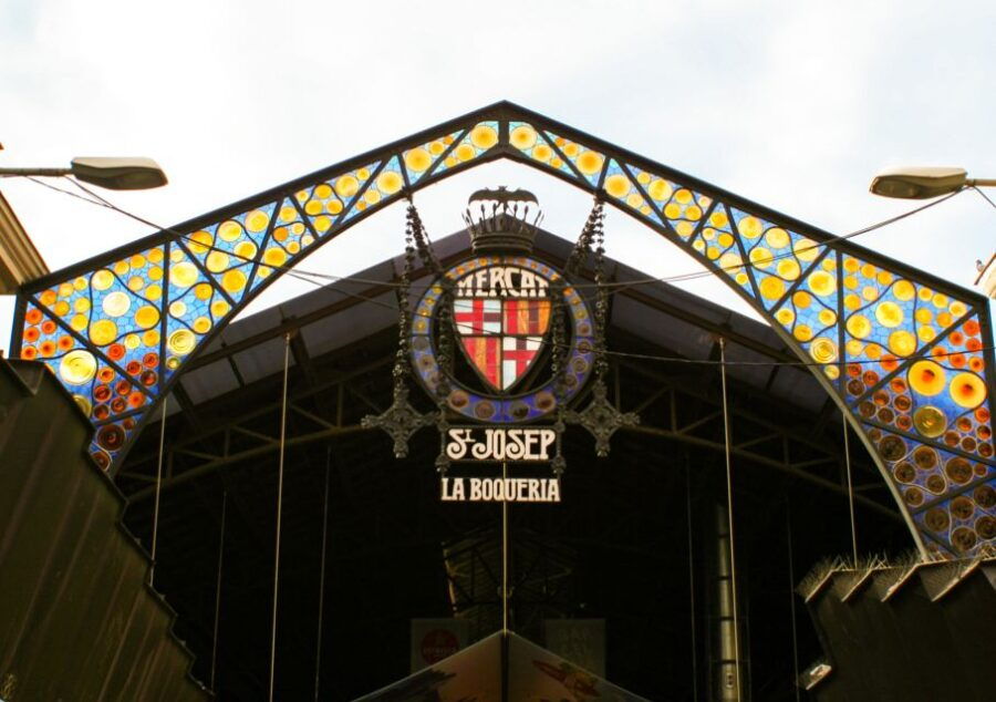 Barcelona: Sagrada Familia, Park Güell and Old Town Tour - Good To Know