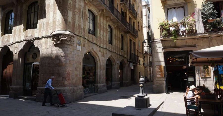 Barcelona: Slow Tour of the Gothic Quarter and Beyond - Good To Know