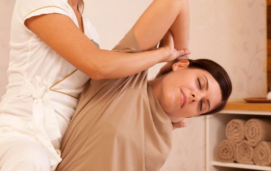 Barcelona: Thai Massage at Your Accommodation - Experience Highlights of Thai Massage