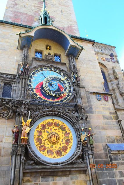 Beauties of the Old Town in English - Good To Know