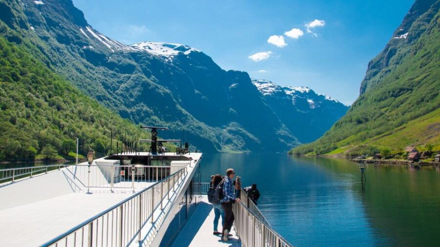 Bergen: Nærøyfjord Cruise and Flåm Railway to Oslo