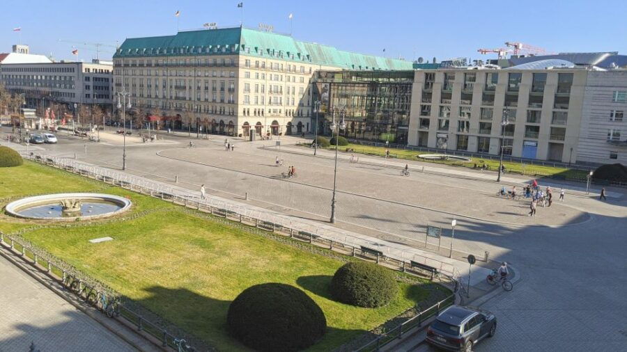 Berlin: City Center Self-guided Fun Facts Tour - Good To Know