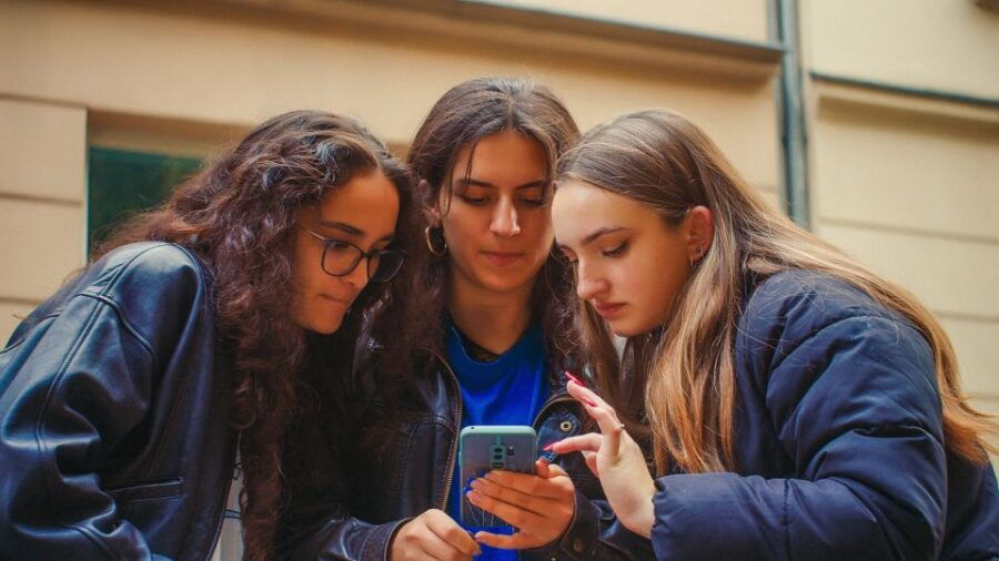 Berlin: Digital Scavenger Hunt About Real GDR Escape Story - Good To Know