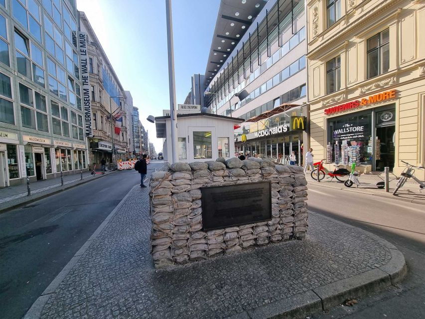 Berlin: Museum Island Quest Smartphone App Game - Good To Know