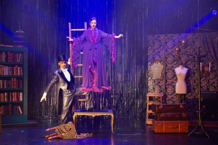 Berlin: "ShowCafe" Mad Magic! - The Crazy Variety Show - Good To Know