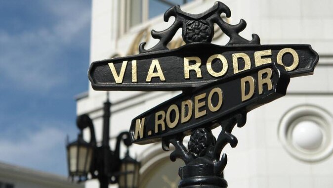 Beverly Hills Walking Tour W/ the Chocolate of the Stars