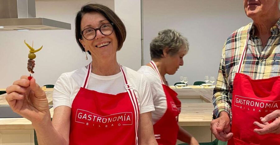 Bilbao: Basque Pintxos and Tapas Cooking Class With Open Bar