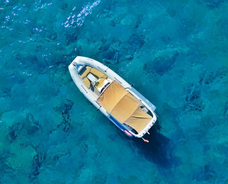 Boat Cruise & Photos: Your Photographic Adventure at Sea”