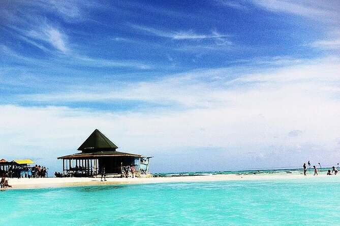 Boat Tour to Johnny Cay & Aquarium in San Andres Island