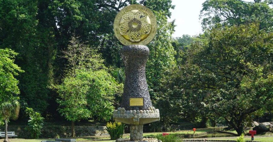 Bogor: Little Indonesia and Bogor Tour With Lunch