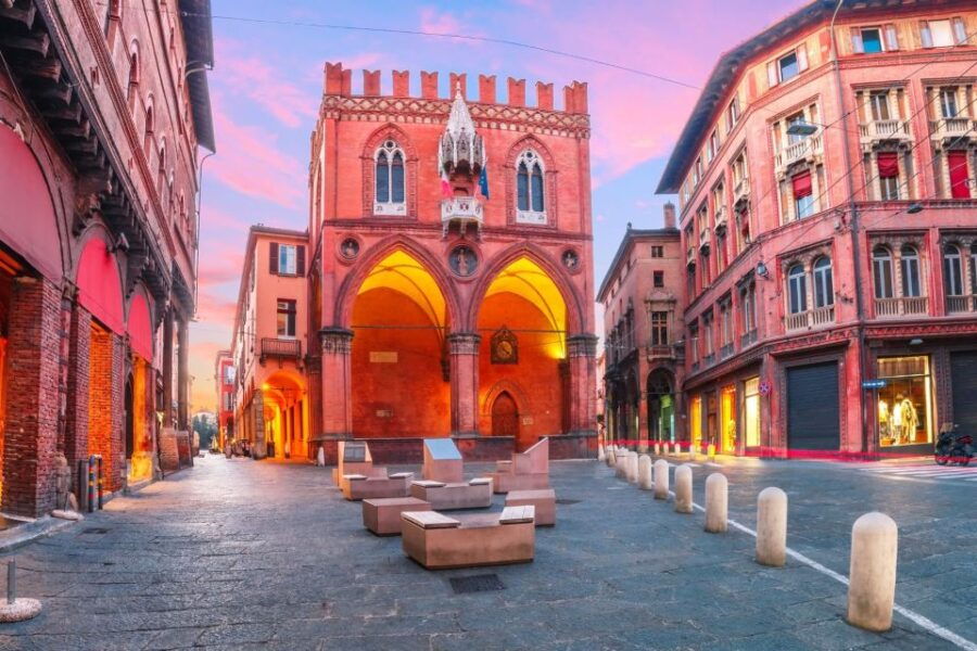 Bologna: City Exploration Game and Tour - Good To Know