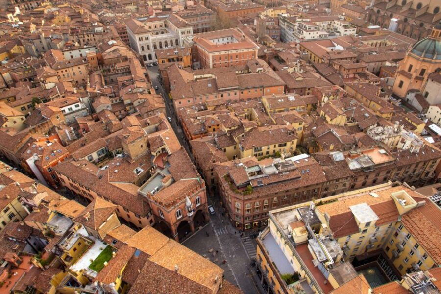 Bologna: Highlights Self-Guided Scavenger Hunt and City Tour - Good To Know