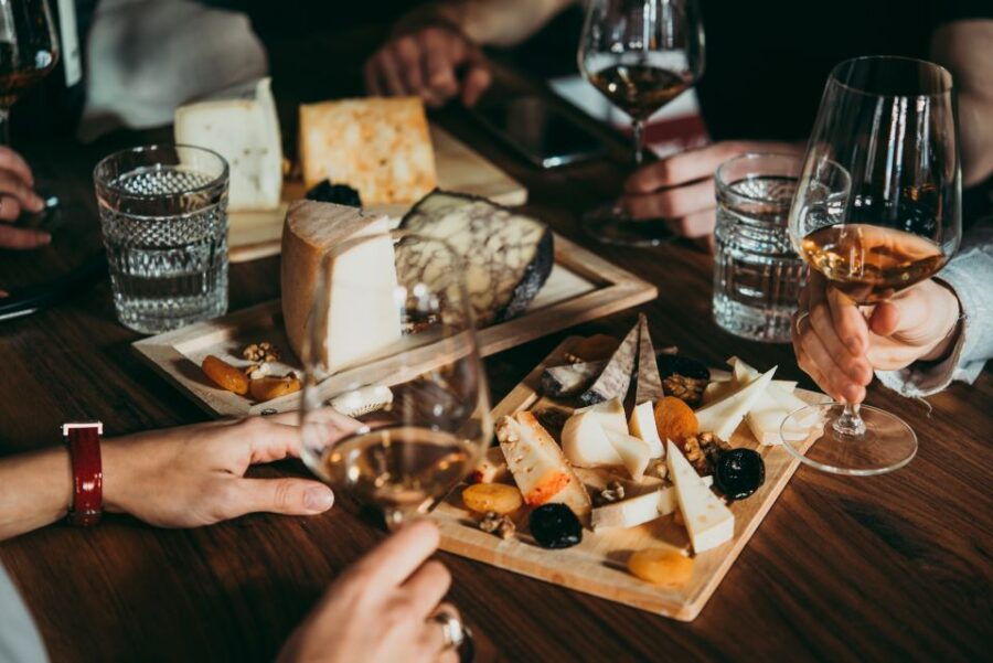 Bologna: Wine Tasting Tour in One of the Oldest Inns