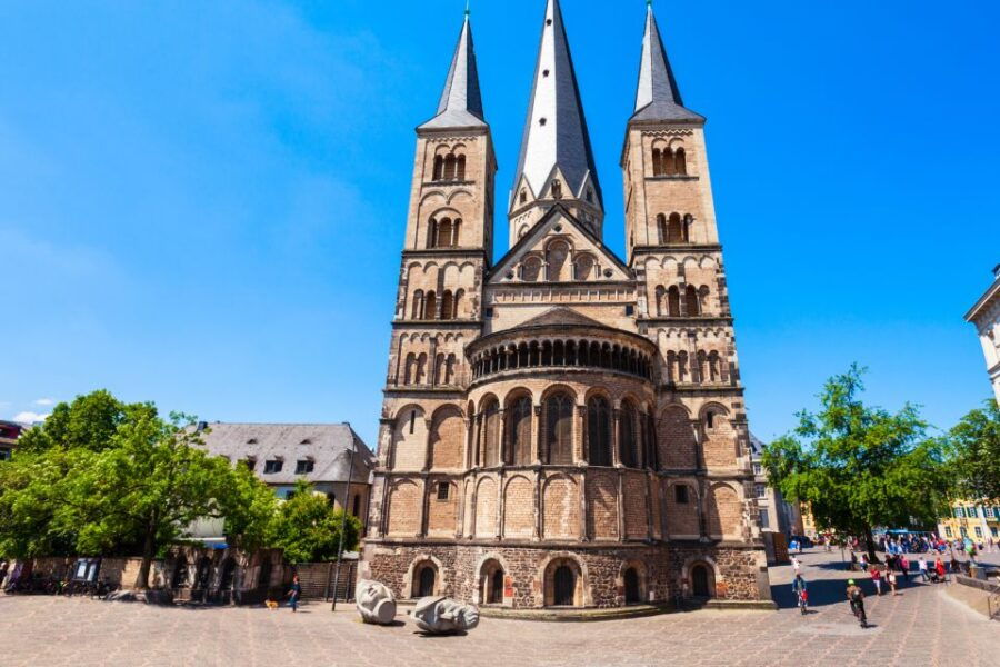 Bonn: City Exploration Game and Tour