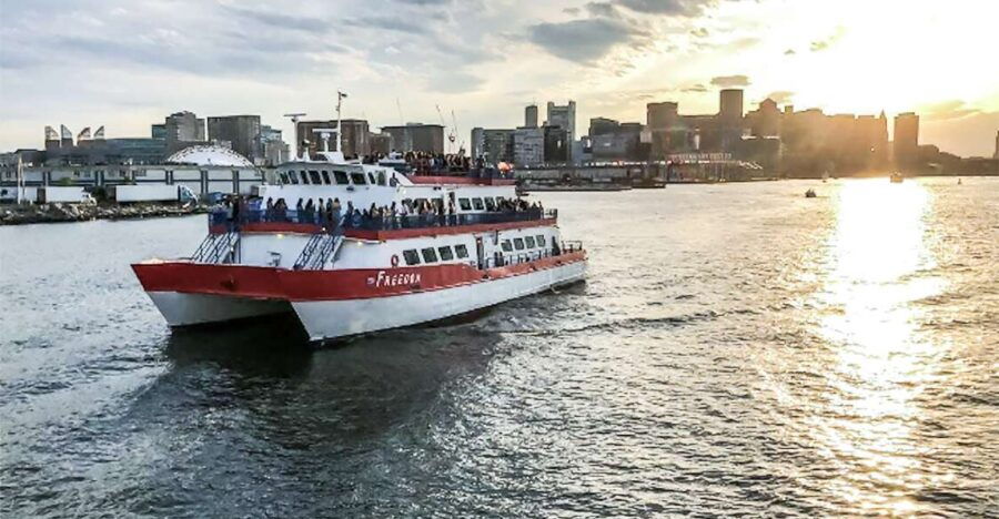 Boston: Boston Harbor Sunset Cruise