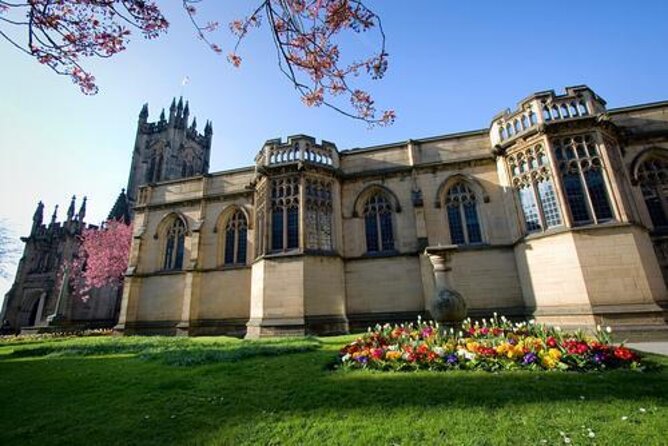 Breathtaking Manchester – Walking Tour for Couples