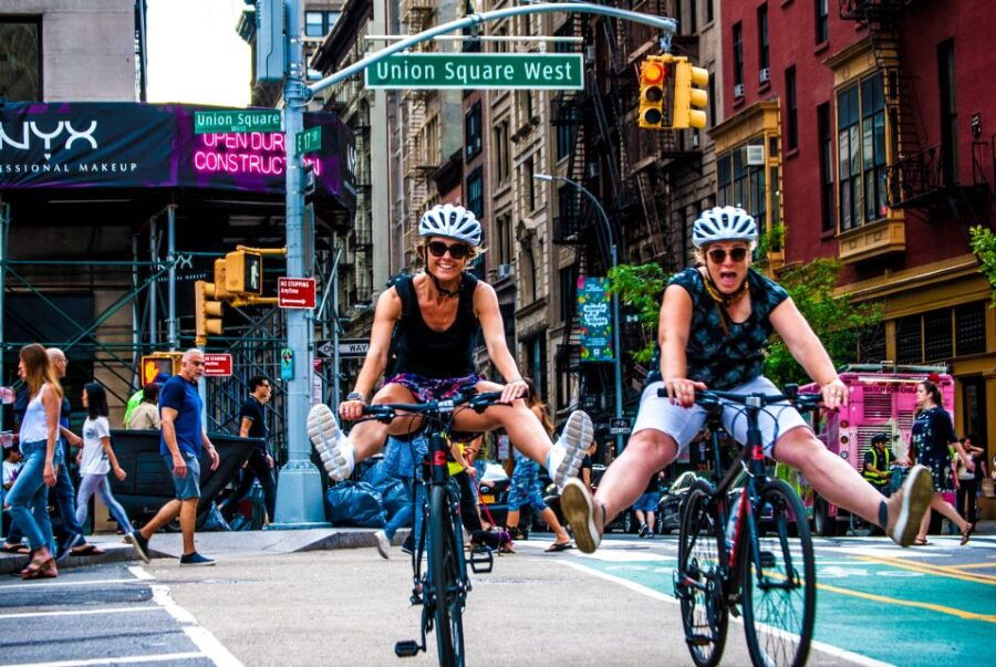 Brooklyn: Sightseeing Bike Tour With Local Guide - Good To Know