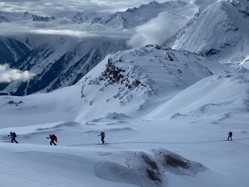 Bugaboos: Ski Basecamp