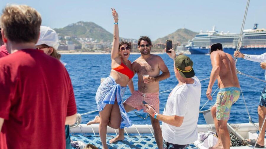 Cabo San Lucas: 4-Hour Snorkeling Cruise With Open Bar