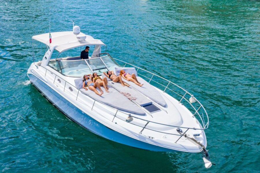 Cabo San Lucas: Luxury Yacht Cruise