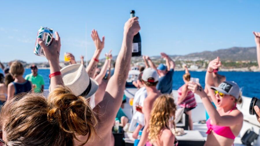 Cabos: Cabo Wave Cruise With Snorkeling, Lunch & Open Bar - Good To Know