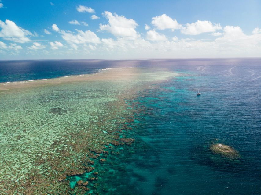 Cairns: 2-Day Great Barrier Reef Dive and Snorkel Boat Trip