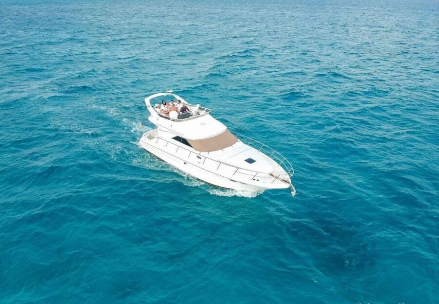 Cancun: Exclusive Sea Ray Express Bridge for 14 People - Good To Know