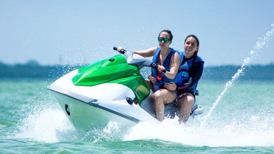 Cancun: Waverunner in Nichupte Lagoon - Good To Know