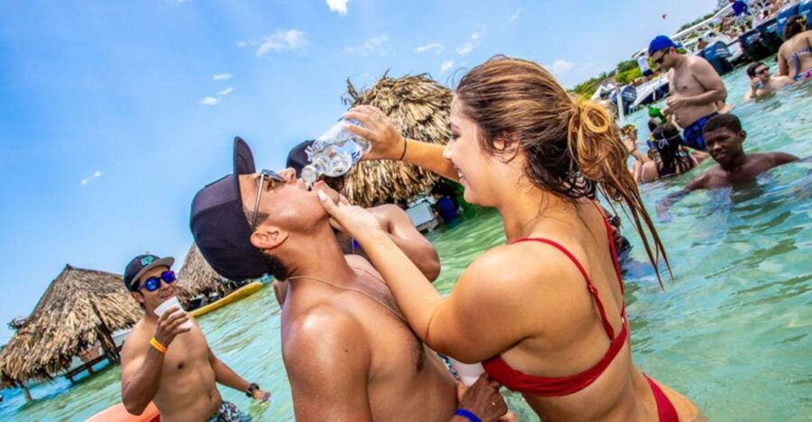 Cartagena: Party Boat to Cholon Island With Open Bar & Lunch - Good To Know