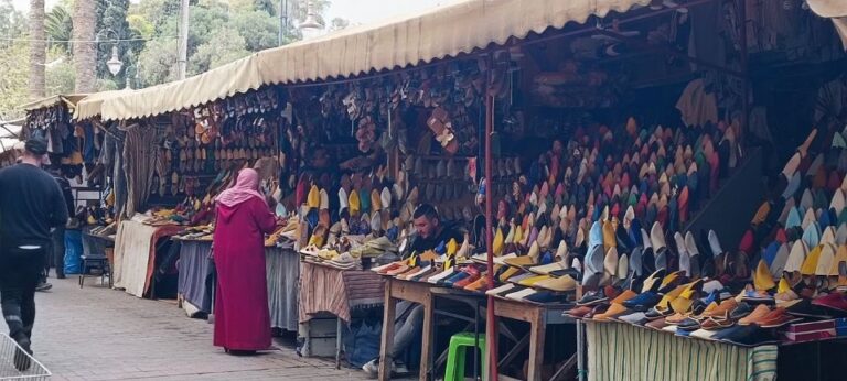 Casablanca: Traditional Souks Shopping Private Guided Tour