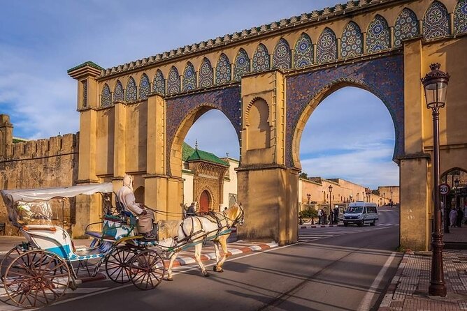 Casablanca Transfer From Fes to via Meknes and Rabat