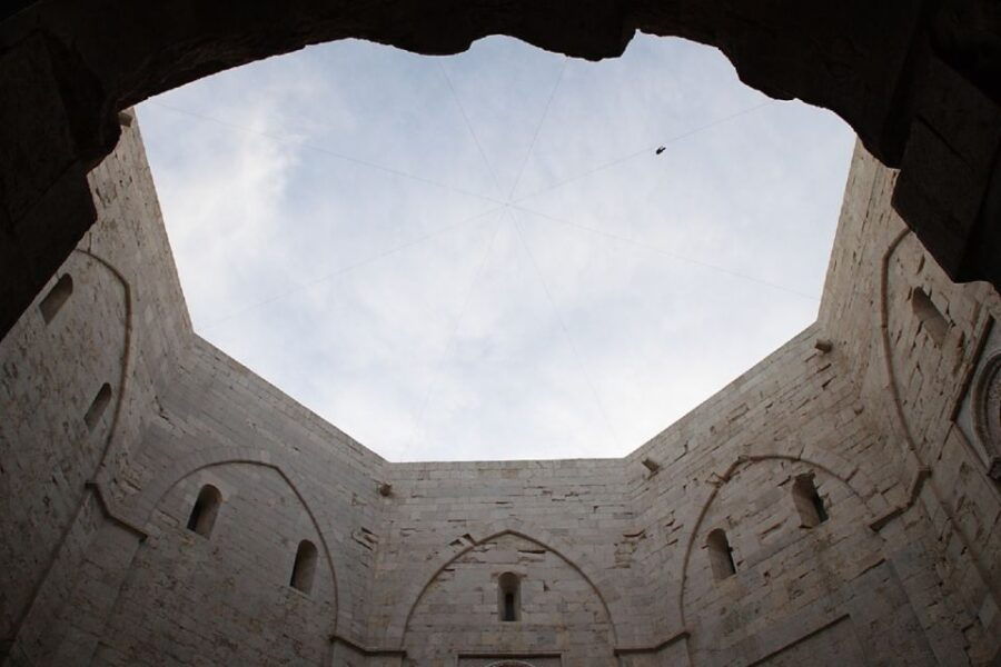 Castel Del Monte Tour With Transfer From Trani