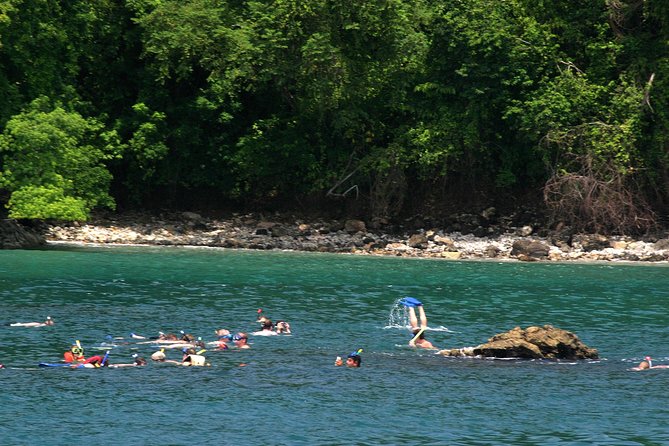 Catamaran Cruise From Manuel Antonio With Snorkeling