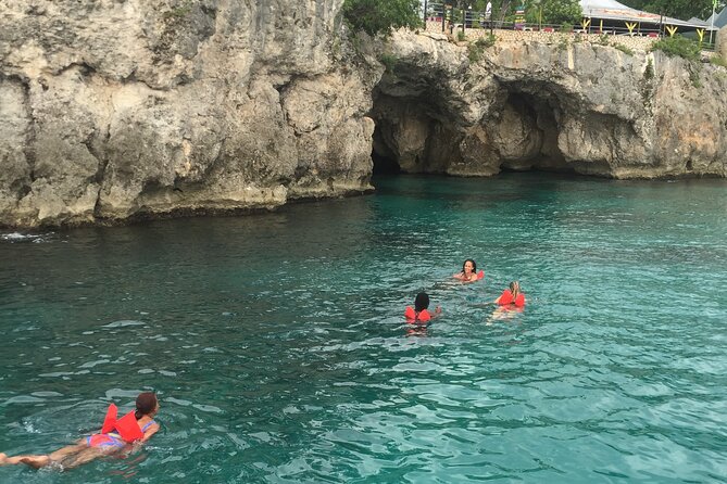 Catamaran & Ricks Cafe - Holiday Inn, Iberostar,Hilton, Hyatt - ADULTS ONLY 18