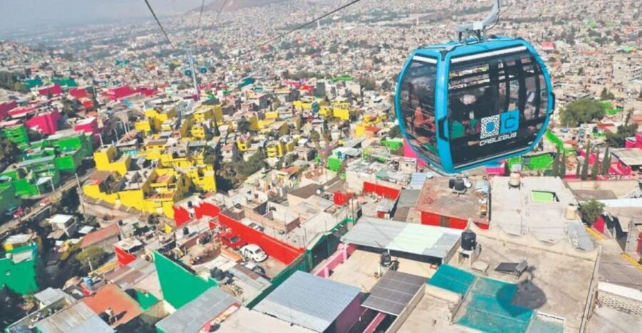 CDMX: Neighborhoods Contrasts Bus & Cable Car Private Tour